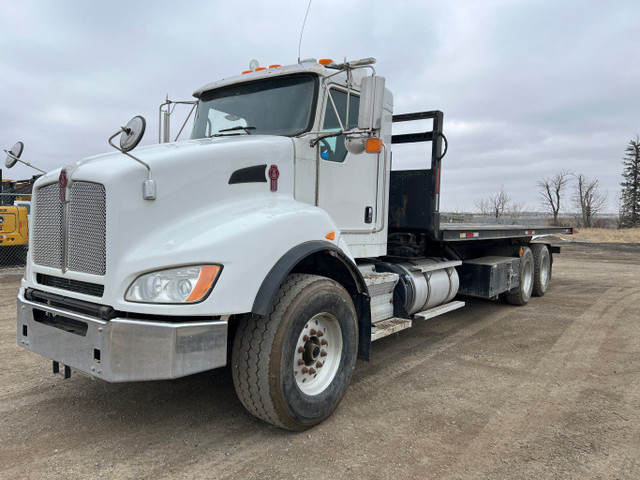 2016 Kenworth T4 Cable Deck Truck - Car Hauler / Tow Truck - Day in Heavy Equipment in Edmonton - Image 3