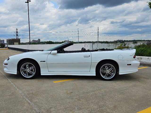 2002 Chevrolet Camaro Z28-CONVERTIBLE-5.7L V8-SIDE SKIRT PKG in Cars & Trucks in City of Toronto - Image 4