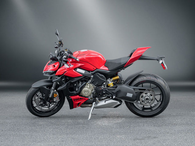 2023 Ducati Motorcycle Streetfighter V4 Ducati Red in Street, Cruisers & Choppers in City of Toronto - Image 4