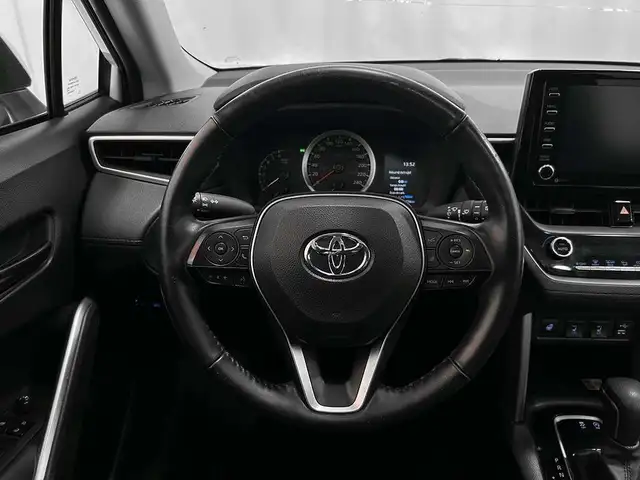 2022 Toyota Corolla Cross LE - AWD - VOLANT CHAUFFANT in Cars & Trucks in Québec City - Image 18