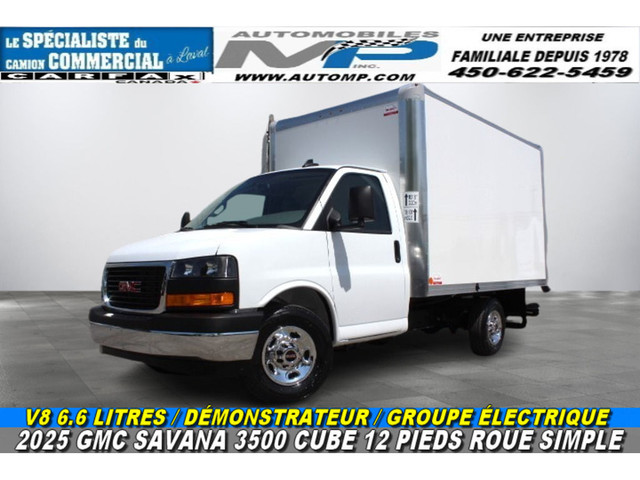 2025 GMC Savana CUBE 12 PIEDS ROUE SIMPLE 6.6 LITRES 117 KM in Cars & Trucks in Laval / North Shore