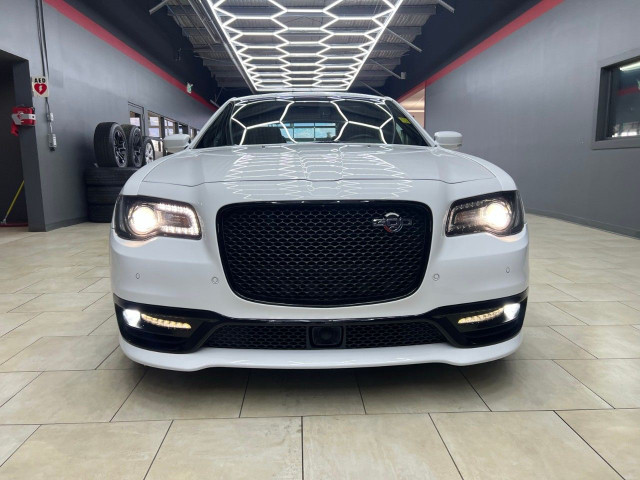 2023 Chrysler 300 in Cars & Trucks in Edmonton - Image 4