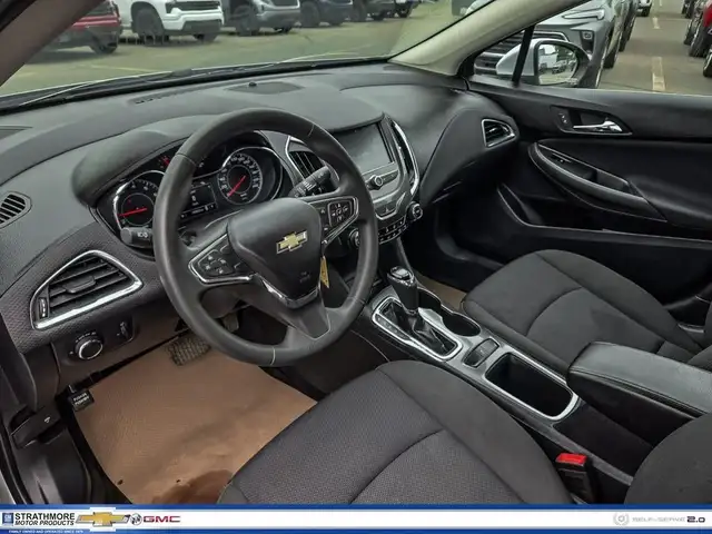 2017 Chevrolet Cruze in Cars & Trucks in Calgary - Image 10
