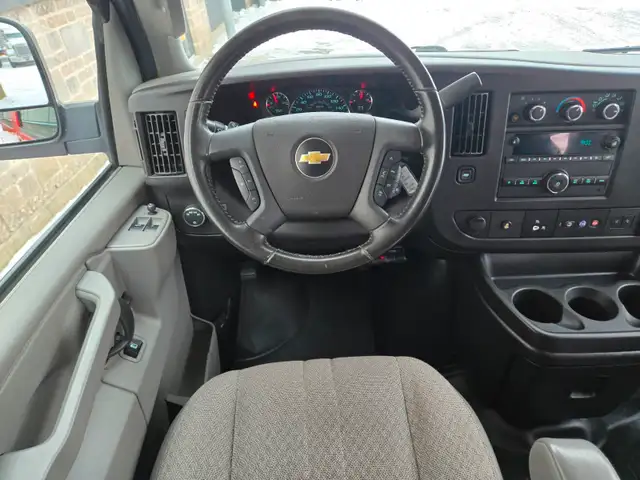 2021 Chevrolet Express Passenger 3500 / LT / 12 PASSENGERS 155"  in Cars & Trucks in West Island - Image 17