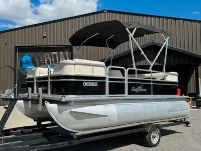 ONLY 100 HOURS! JUST IN 25HP SUZUKI 4-STROKE EFI WITH POWER TRIM AND TILT RATED FOR 6 PEOPLE LIKE NE...