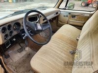 1985 Chevrolet C10 1/2 Ton 2WD Square Body Pickup Truck Fully loaded Excellent paint, clean inside a... (image 7)