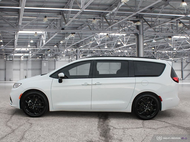  2023 Chrysler Pacifica Touring L | S Appearance | 2 Sets Wheels in Cars & Trucks in Mississauga / Peel Region - Image 3
