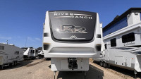Columbus CMF393RLW The 393RL is the biggest couples coach River Ranch has to offer. This floorplan p... (image 4)