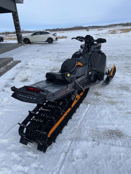 2020 Ski-Doo Summit X With Expert Package 850 E-TEC SS 165 Powde in Snowmobiles in Lloydminster - Image 4