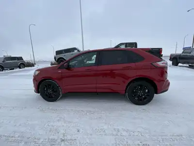  2024 Ford Edge ST Line 250A AWD + TOW PKG &amp; MOONROOF