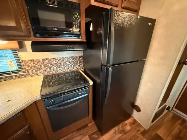 2015 Forest River Wildwood 402QBQ Destination Home in Park Models in St. Albert - Image 30