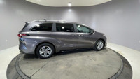 NAVIGATION SYSTEM, LEATHER SEATS, HEATED FRONT SEATS, POWER LIFTGATE, REAR PARKING AID Unveiling a n... (image 8)