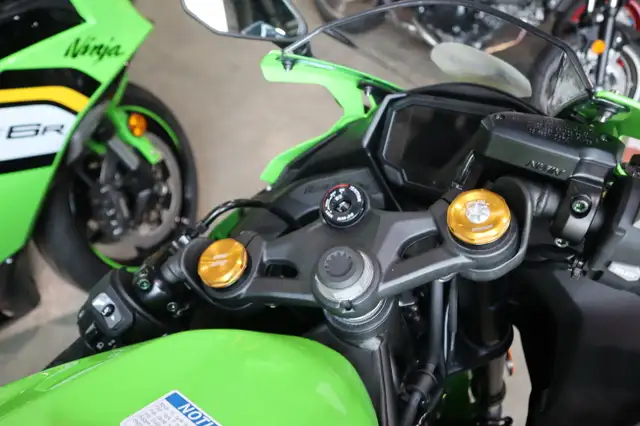 2025 Kawasaki Ninja ZX-4RR KRT Edition Green in Street, Cruisers & Choppers in Edmonton - Image 5