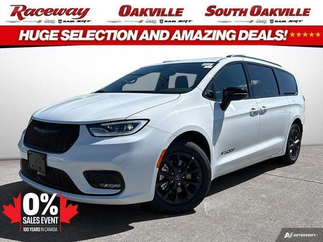 2025 Chrysler Pacifica Select in Cars & Trucks in Mississauga / Peel Region