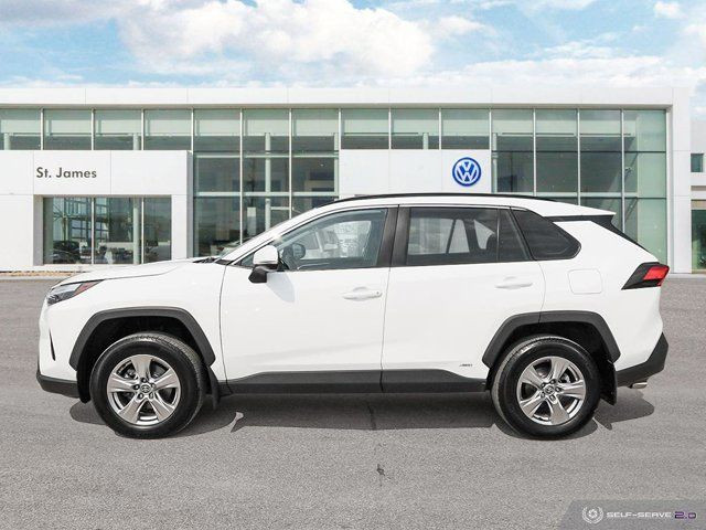 2022 Toyota RAV4 Hybrid XLE | CLEAN CARFAX | LOW MILEAGE in Cars & Trucks in Winnipeg - Image 2