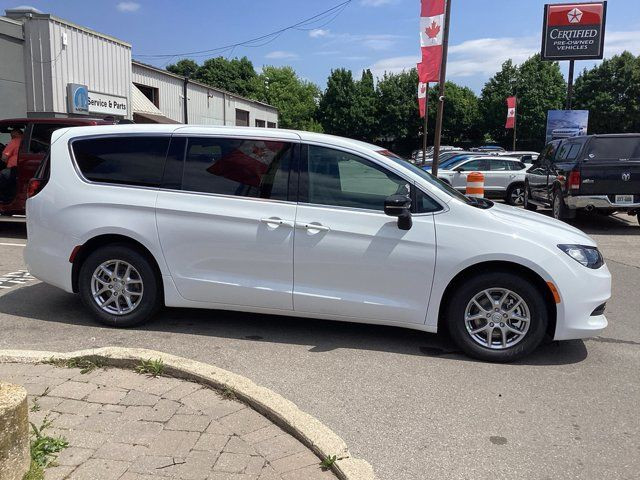 2025 Chrysler Voyager LX in Cars & Trucks in Oakville / Halton Region - Image 4