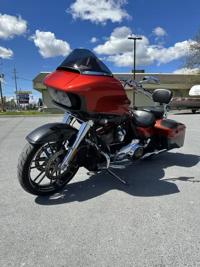 2018 Harley-Davidson FLTRXSE Road Glide CVO / 117 Cubic in Venez découvrir cette incroyable Harley D...