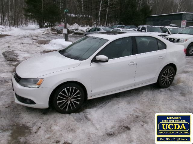 2013 Volkswagen Jetta Sedan Highline in Cars & Trucks in Muskoka