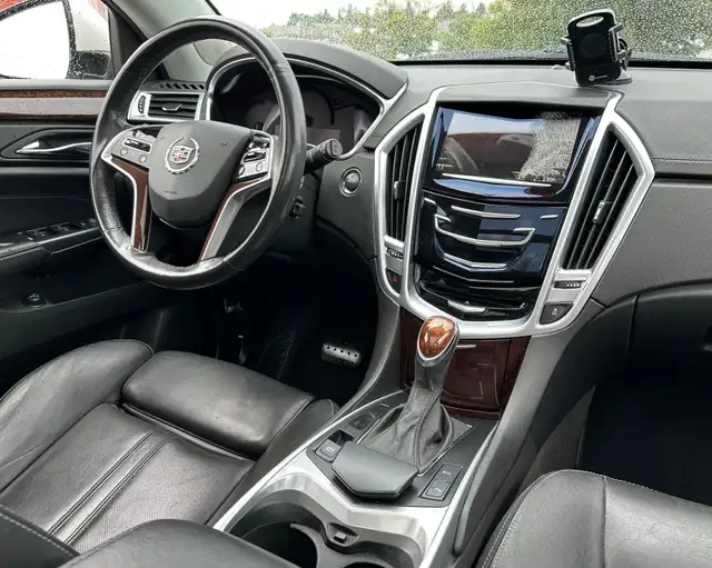 2013 Cadillac SRX Luxury AWD – Premium Comfort & Super Low Kms dans Autos et camions dans Calgary - Image 18