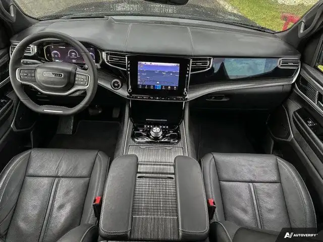 2023 Jeep Wagoneer Series III | Ex-Demo | 7-Passenger | 3.0L dans Autos et camions dans Tricities/Pitt/Maple - Image 16