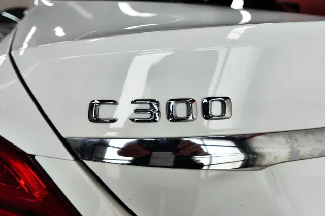 2016 Mercedes-Benz C-Class LOW KM,NO ACCIDENT,ONE OWNER,AWD,C 30 in Cars & Trucks in City of Toronto - Image 9