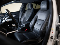 This beautiful 2021 Jaguar I-Pace SE is a local Ontario vehicle with remaining manufacture warranty... (image 7)