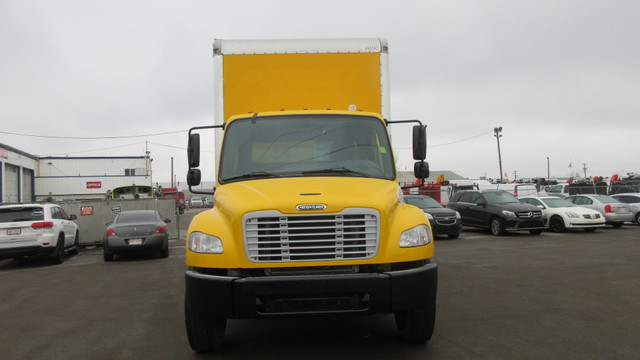 2019 FREIGHTLINER M2 106 24 FT CUBE TRUCK WITH LIFT GATE in Heavy Equipment in Vancouver - Image 3