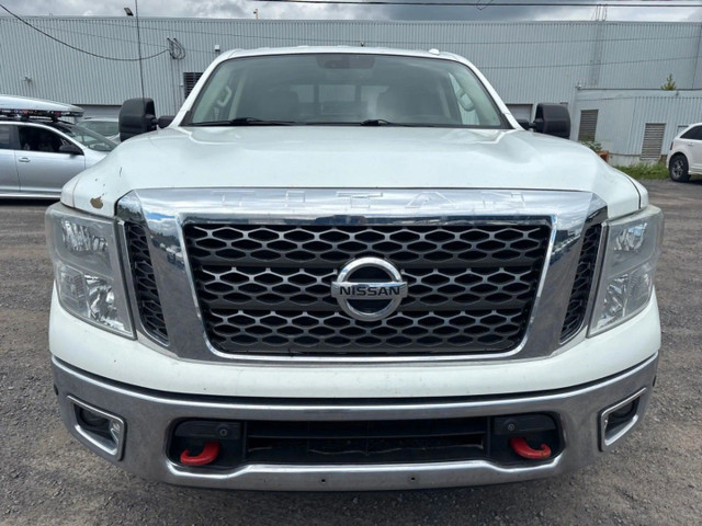 2017 Nissan Titan 4X4 CREW CAB SV | 5.6L V8 | NO ACCIDENTS in Cars & Trucks in City of Toronto - Image 2