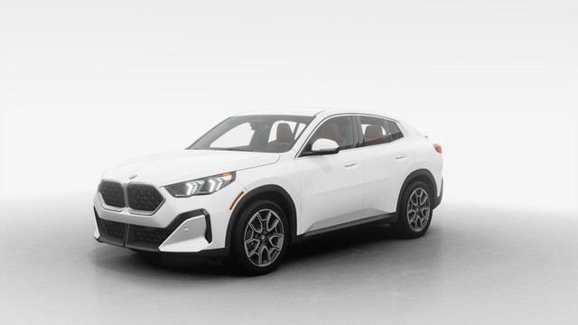 2025 BMW X2 xDrive28i Sports Activity Coupe | Sièges Sport in Cars & Trucks in City of Montréal