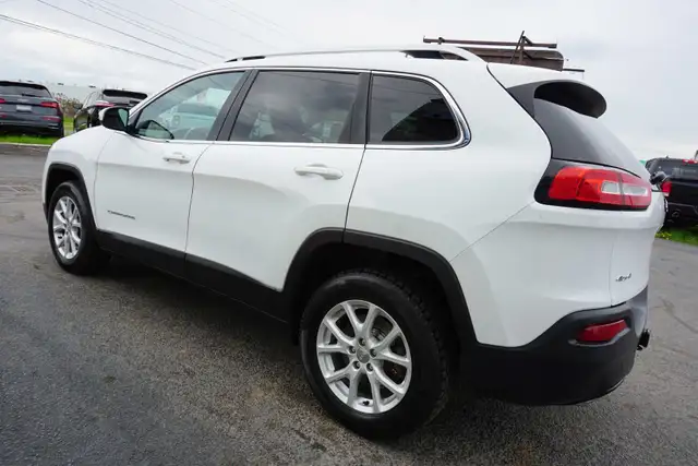 2017 Jeep Cherokee in Cars & Trucks in Oakville / Halton Region - Image 5