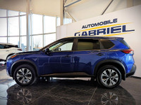 Comes equipped with: Power Mirrors, Sunroof , Shark fin antenna, Halogen Headlamps, Courtesy lights,... (image 9)
