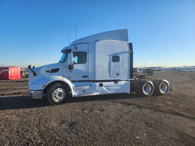 2019 PETERBILT 579 DOUBLE BUNK HIGHWAY TRACTOR in Heavy Trucks in Calgary