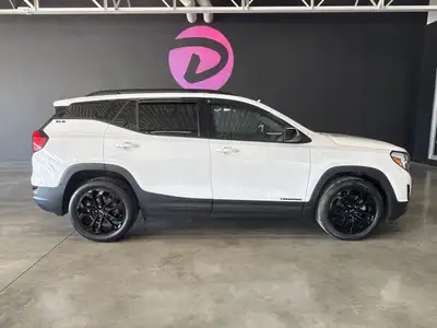 Le GMC Terrain SLE 2020 est un VUS compact qui combine style audacieux, technologie moderne et confo...