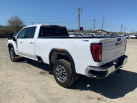Sierra 3500HD, 4WD, 18" Aluminum Wheels, 6.6L Duramax V8 Turbo Diesel, 10-Speed Automatic Transmissi... (image 2)