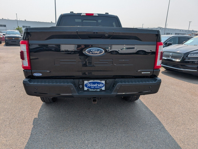 2021 Ford F-150 Lariat 3.5L, SUNROOF, LEATHER HEATED SEATS, B... in Cars & Trucks in Calgary - Image 4