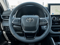 New Price!Recent Arrival!Serviced Here at Aurora Toyota, Panoramic Roof, Purchased here at Aurora To... (image 5)