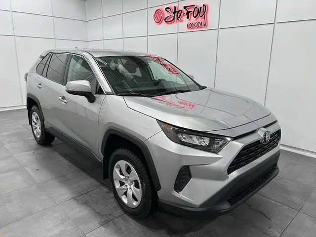 2024 Toyota RAV4 LE AWD - SIEGES CHAUFFANTS - BLUETOOTH in Cars & Trucks in Québec City - Image 2