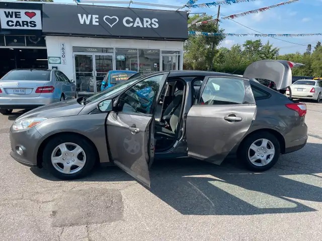 2012 Ford Focus SE SEDAN PWR GROUP AIR CO 2 SET WHEELS....LOW KM in Cars & Trucks in City of Toronto - Image 14