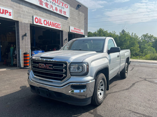 2017 GMC Sierra 1500 Bluetooth Alloy Well Maintained in Cars & Trucks in City of Toronto