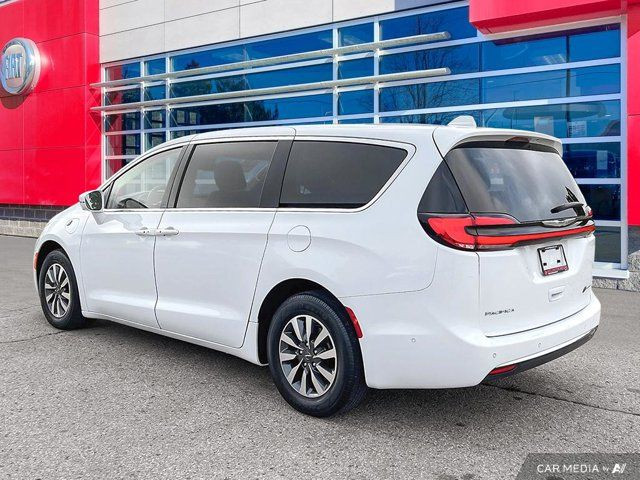 2022 Chrysler Pacifica Hybrid Touring L | Leather | Theatre in Cars & Trucks in Guelph - Image 4