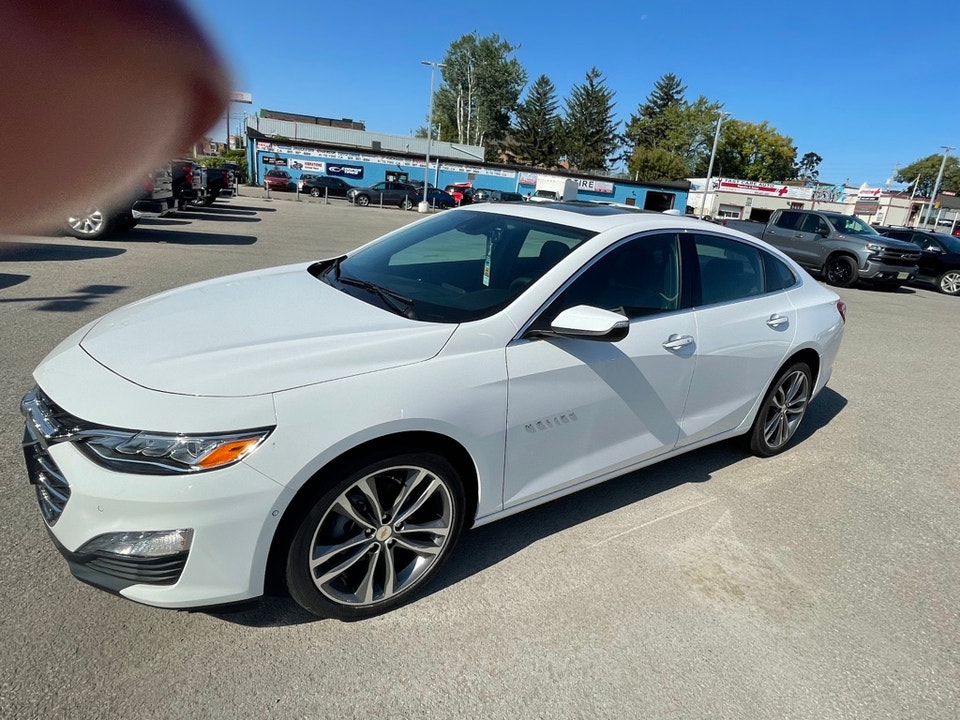 2022 Chevrolet Malibu Premier FORWARD COLLISION ALERT / BLACK...