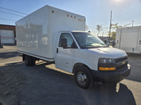 2019 GMC Savana G3500 - 16Ft Unicell Box - 7Ft Inside Height - 149,000km - Pre - Sale Inspected, Ful... (image 4)