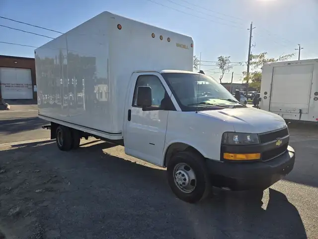 2019 GMC Savana Van G3500 - 16Ft Box - V8 Gasoline - Ramp62864352269441124