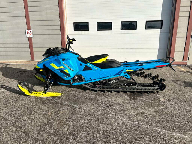 2018 Ski-Doo SUMMIT X 850 175in. FINANCING AVAILABLE in Snowmobiles in Calgary