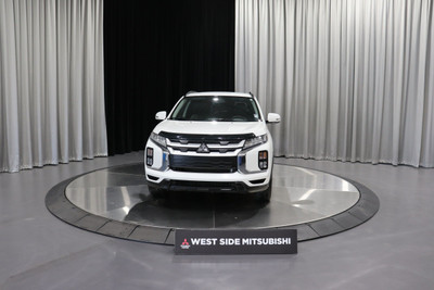 2020 Mitsubishi RVR SEL 4WD / Push Start / Heated Seats / Bli...