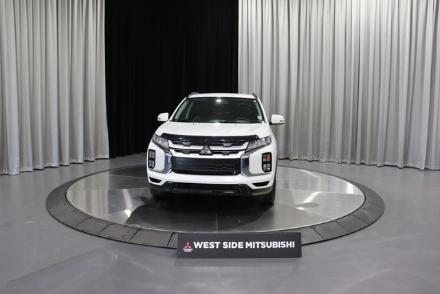 2020 Mitsubishi RVR SEL 4WD / Push Start / Heated Seats / Bli... in Cars & Trucks in Edmonton