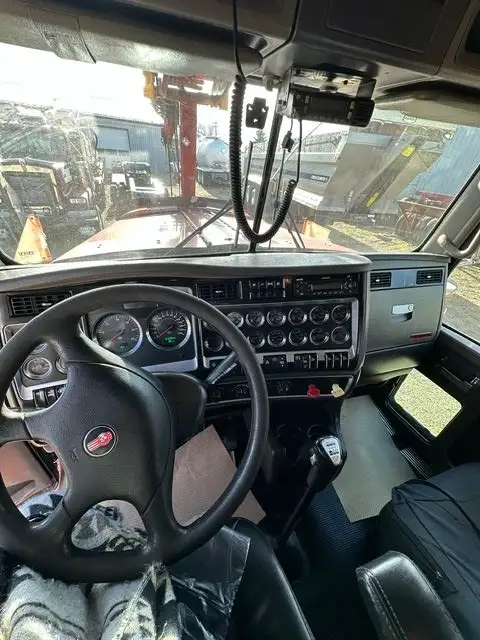 2010 Kenworth C500 50 ton manitex in Heavy Equipment in St. Albert - Image 11