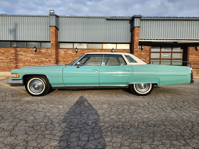 1976 Cadillac DeVille Sedan in Classic Cars in City of Toronto - Image 4