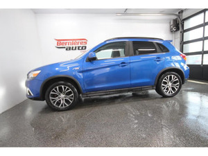 2018 Mitsubishi RVR SE / 2.4L / LIMITED EDITION / AWD