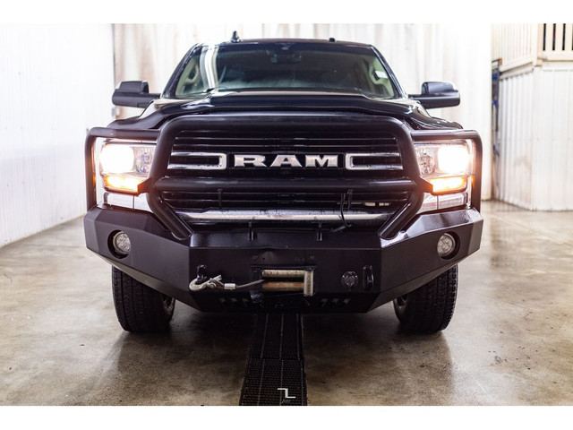 2020 Ram 2500 4x4 Crew Cab Big Horn HEMI BCam in Cars & Trucks in Calgary - Image 4